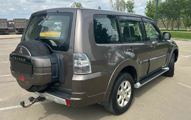 Mitsubishi Pajero 4: Historia Rozwoju i Parametry Techniczne